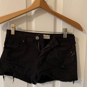 black pacsun shorts